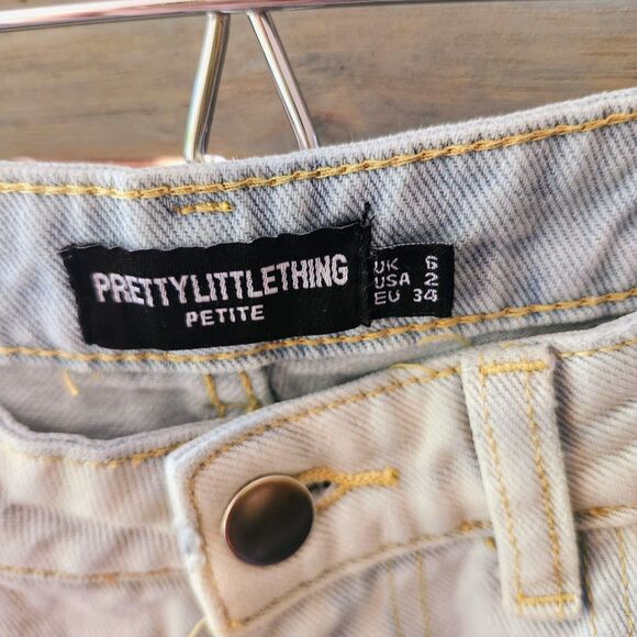 Pretty Little Thing high rise denim short - size 2 - Picture 2 of 7